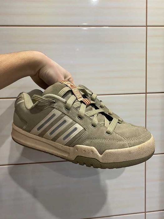 Pantofi Adidas piele intoarsa