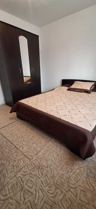 Apartament cu 2 camere,cartier Rovine.