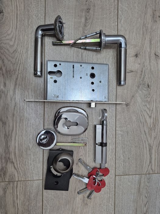 Замок врезнои,б/у ,состояние хорошее