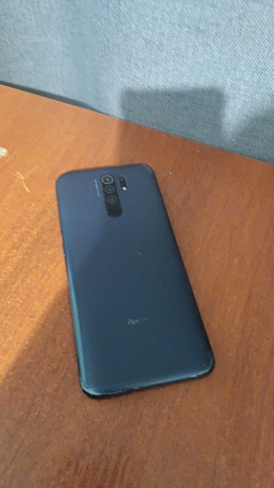 Redmi 9 4/64 в плохом состоянии
