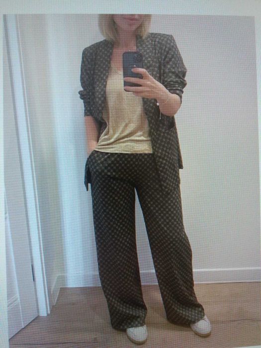 женский брючный костюм