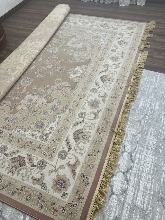 Ковры комод тумба стол стулья