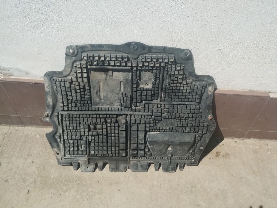 Scut Motor Pentru Vw Passat Din 2014