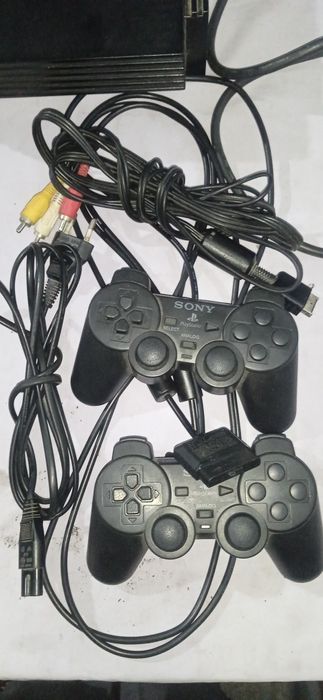 Playstation 2 fat sotiladi