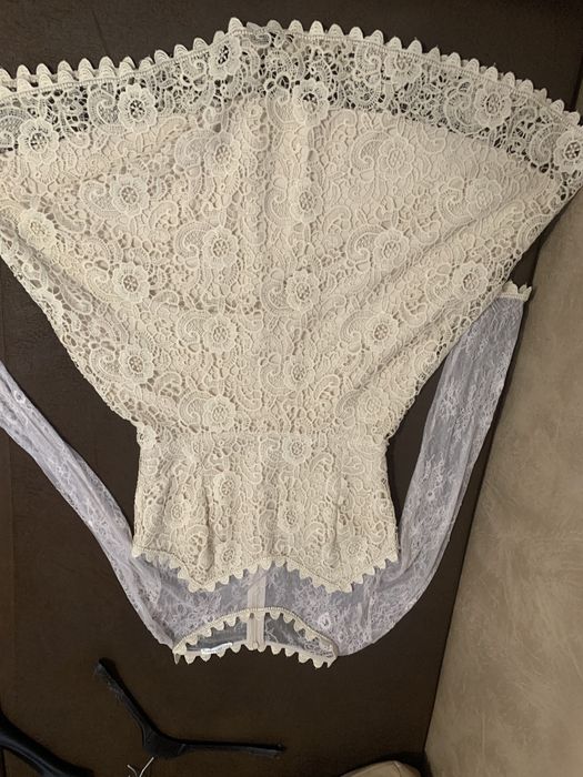 Дантелена рокля