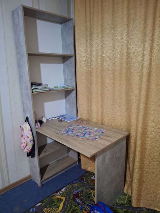 Продам стол письменный