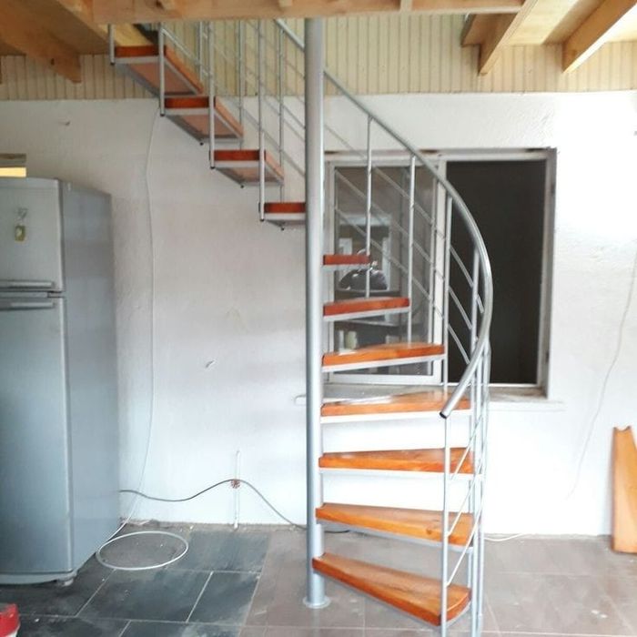 Scari metalice spirala