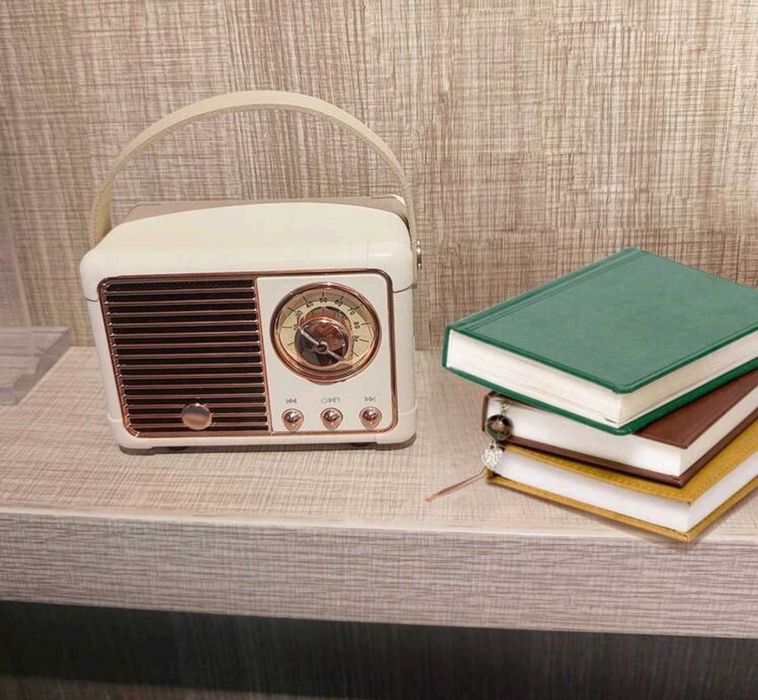 Ретро Bluetooth колонка/ ПЕРФЕКТЕН ПОДАРЪК ЗА КОЛЕДА/ Чисто нови!