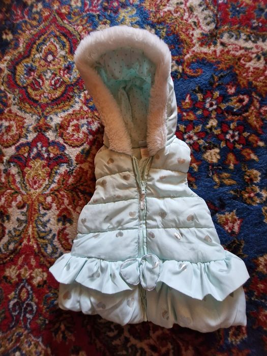 Vand haine de fetita de iarna