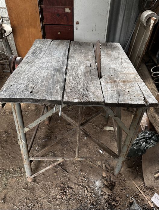 Vând circular electric cu masa din fier