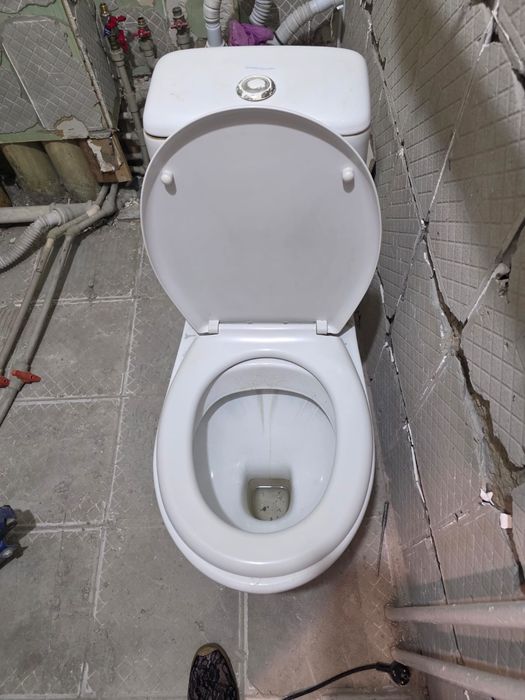 Продам унитаз бк