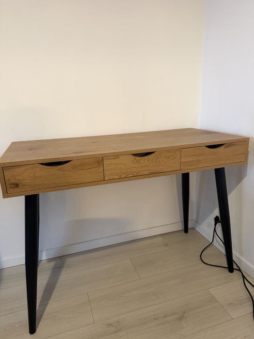 Birou modern cu 3 sertare//decor stejar//stare excelentă