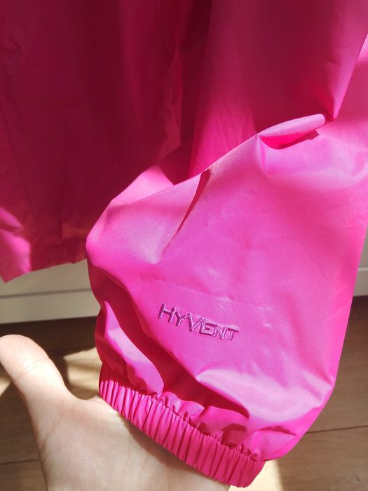 Яке против вятър и дъжд