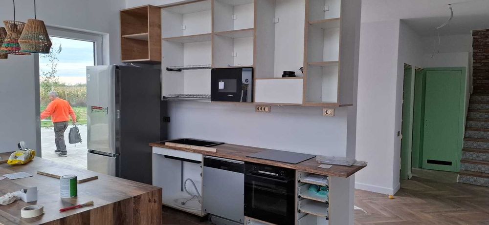 De vanzare casa cu piscina la lac Apa