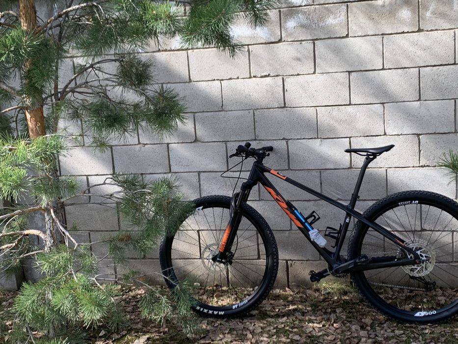 Ktm myroon comp 29 m size