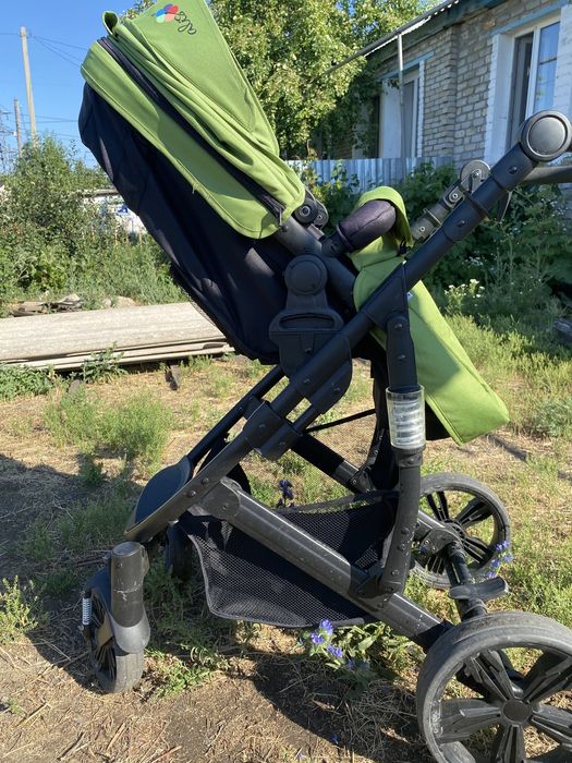 Продам детскую коляску (демисезонная)