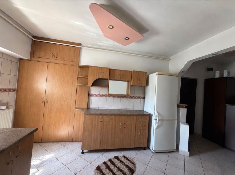 Proprietar PF vand apartament cu 4 in camere, situat in zona Arena Mall.