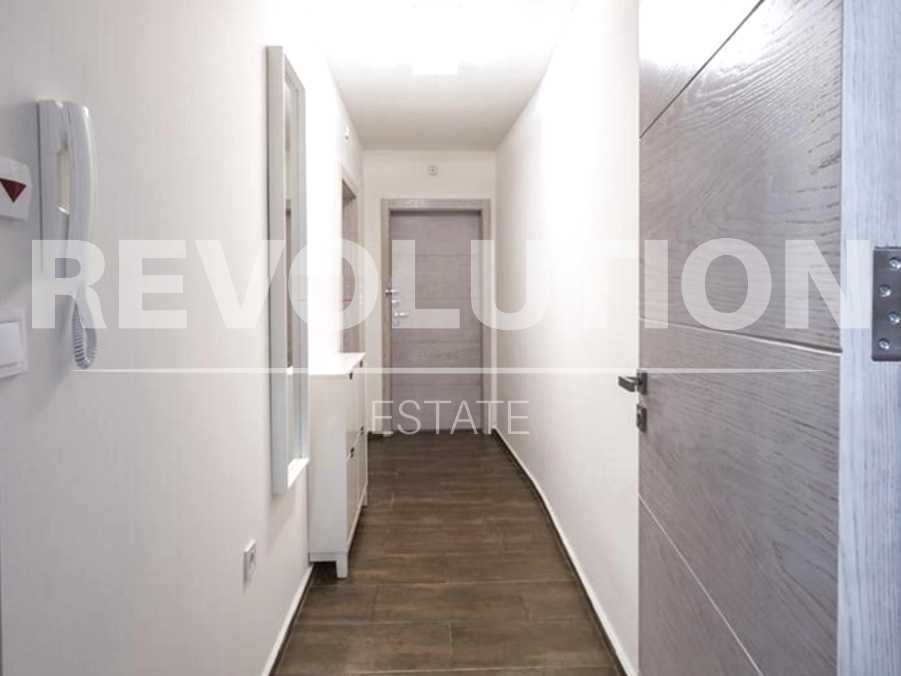 Луксозен двустаен апартамент в центъра на град Варна.