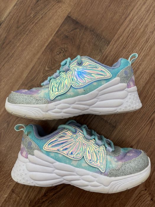 Skechers nr 29.