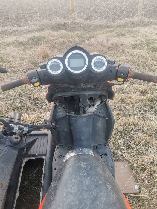 Malaguti F12 pentru piese sau pentru reparație.