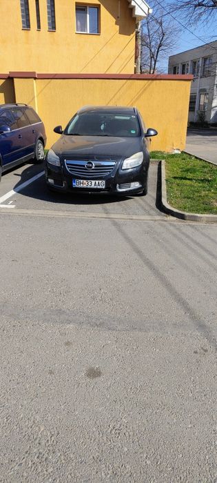Vând Opel insignia