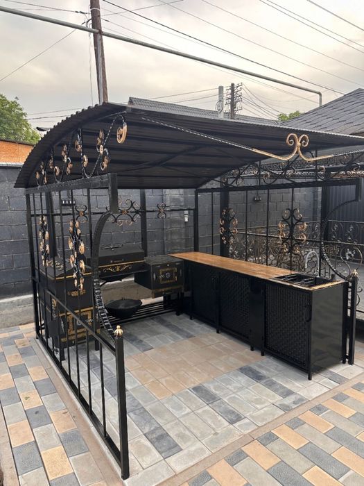 Мангальная с навесом