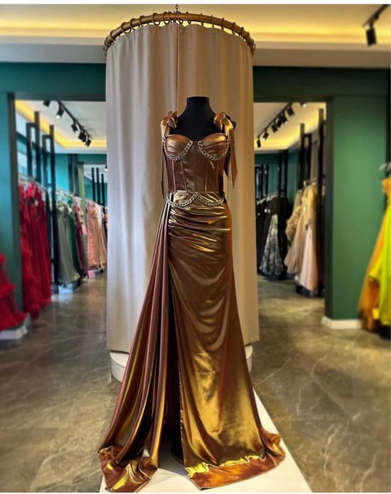 Дизайнерска дълга рокля