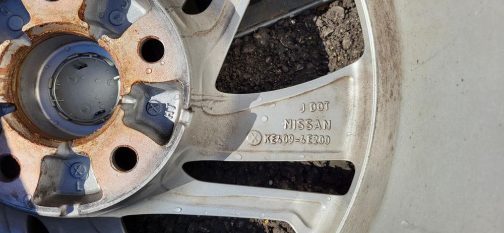 Гуми със джанти Нисан Джук