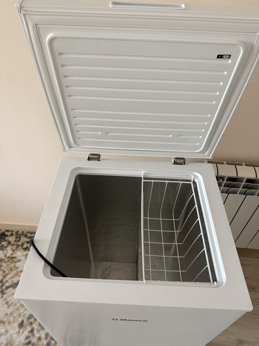 Продам морозилку Hansa 99 л
