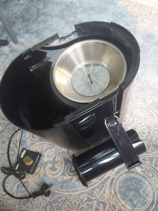 Электрическая центрифужная соковыжималка Braun Multiquick 3 J300
