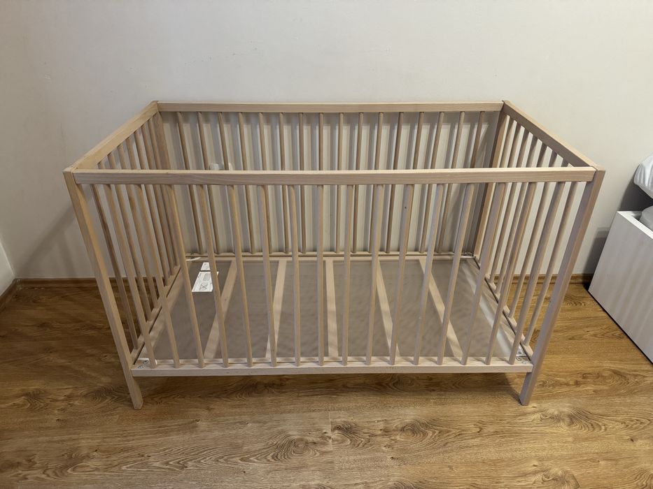 Бебешко креватче, плюс матрак и калъф