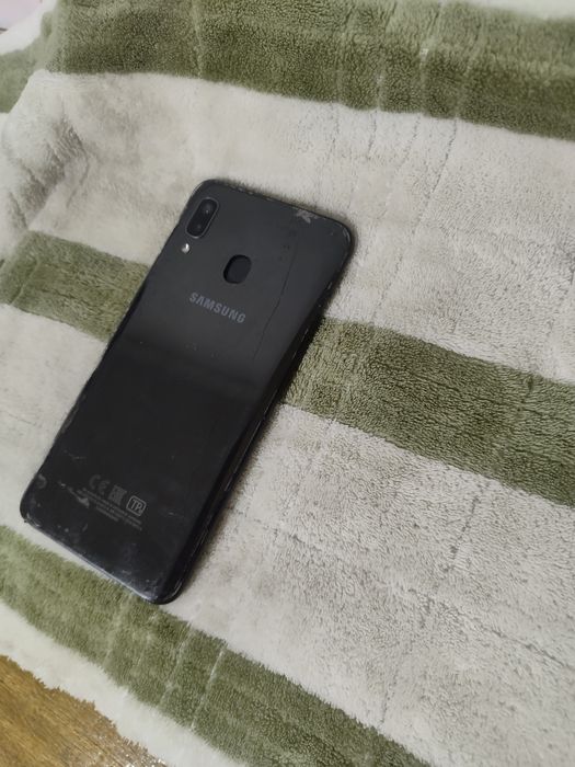 Samsung galaxy A20 sotiladi