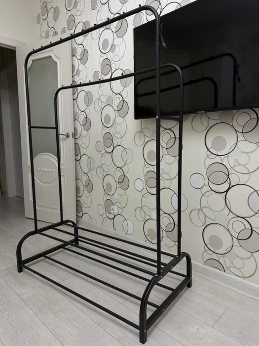 Напольная вешалка