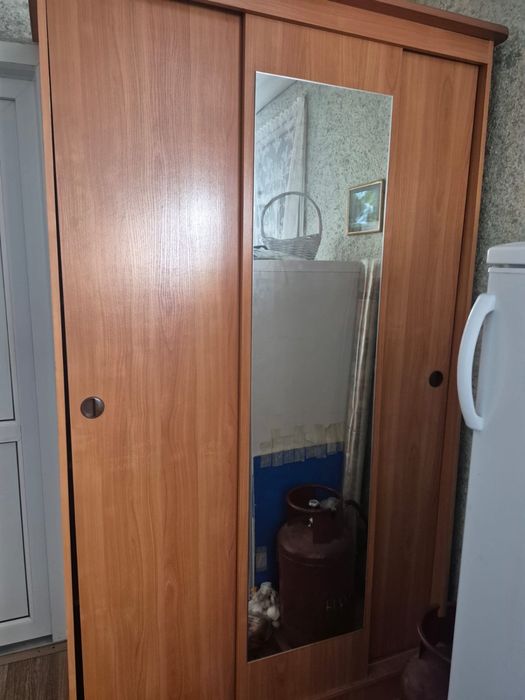 Продается купейный шкаф