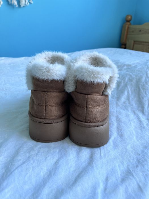 Кафяви апрески чисто нови