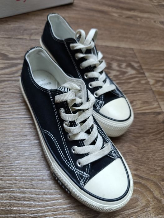 Продам новую детскую обувь