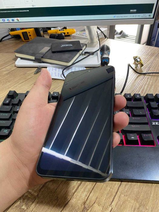 samsung A 17  holati yangi