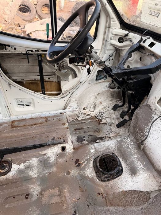 Ford Tranzit srochno sotiladi