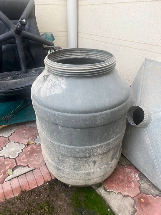 Пластмассовая бочка