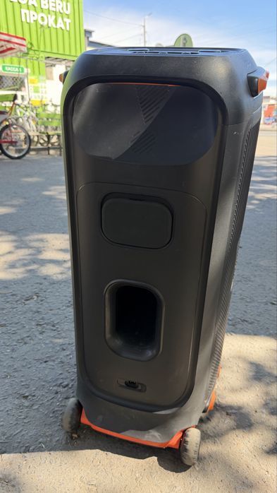 jbl party Box 710