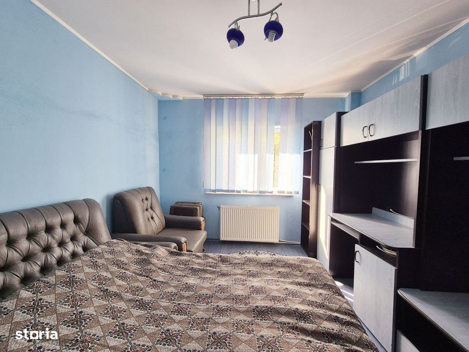 Apartament cu 3 camere, etaj 1, decomandat, zona 1 Mai