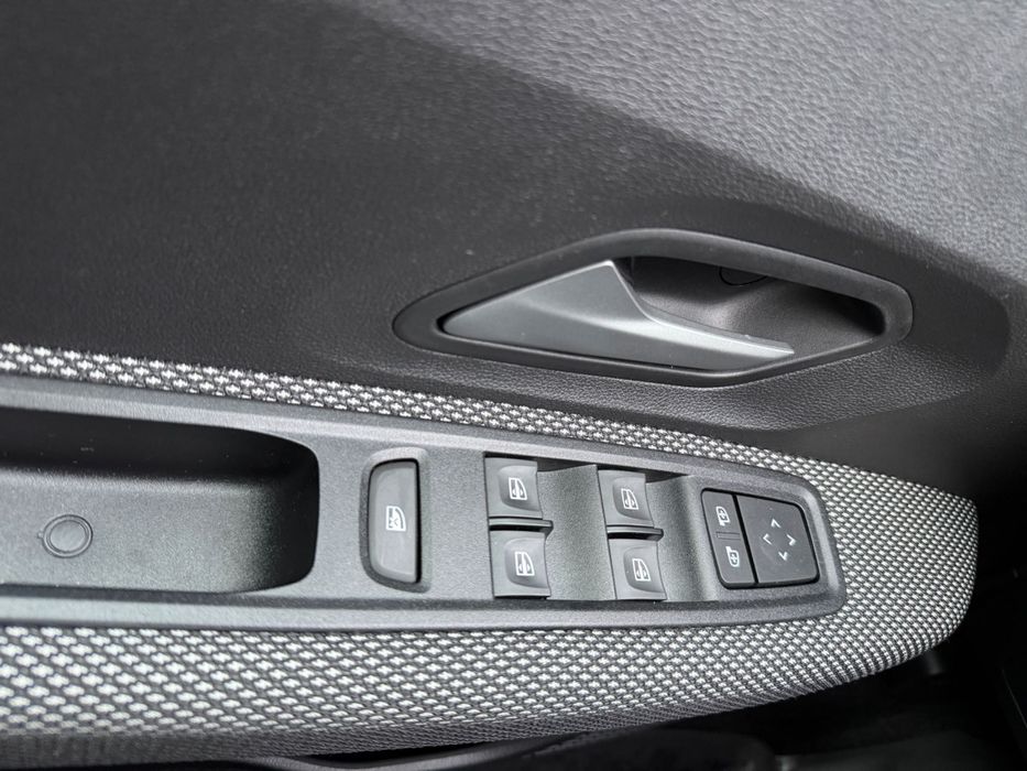 Dacia Logan TCe90 CVT Journey, automat, 2500 Km, Garantie + Revizii GRATUITE pana in 2029