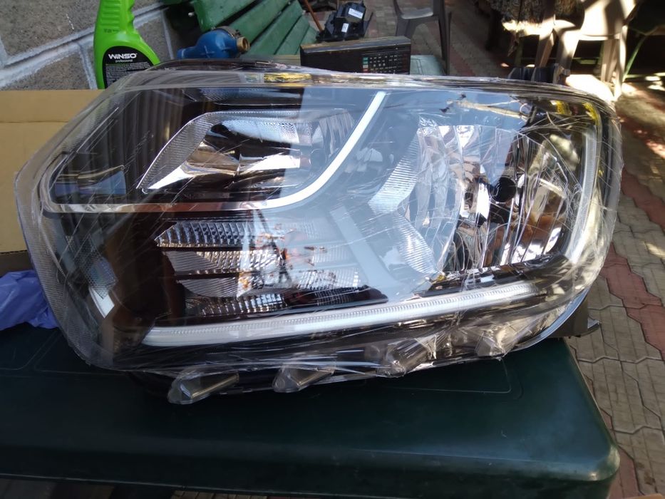 Pereche faruri noi Dacia Duster model 2018