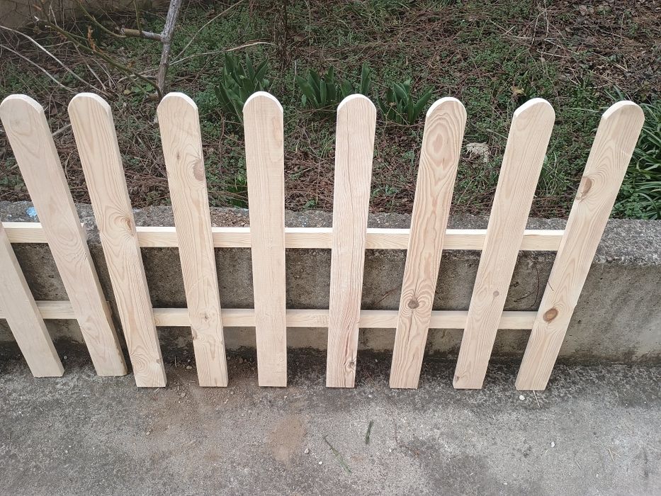 Продавам декоративна дървена ограда