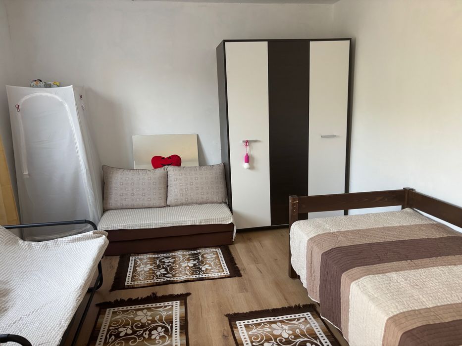 Vând teren cu cabana la munte