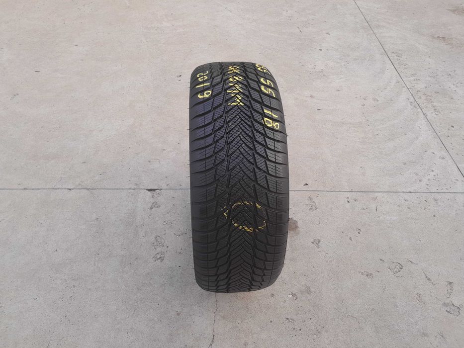 O anvelopa de iarna 235 55 18 bridgestone blizzak LM 001 profil 8 mm