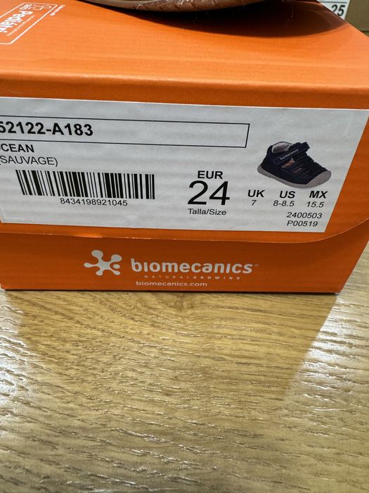 Сандали biomecanics 24 размер