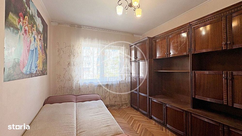 Apartament cu 3 camere de închiriat în zona Rogerius, Oradea
