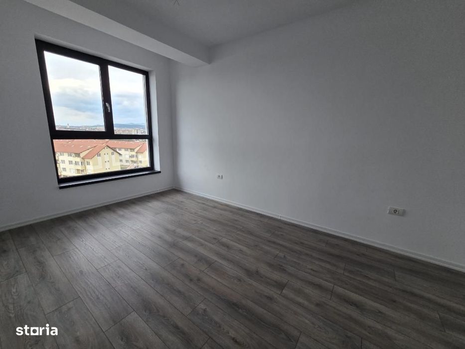 De vanzare Apartament 3 camere, zona Centru Bloc Nou.
