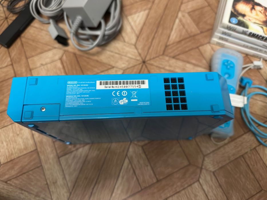 Nintendo Wii Limited Edition Blue
